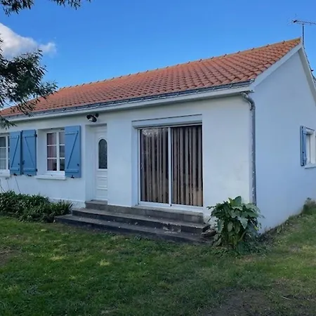 Maison A - 6 Personnes, Animaux Admis, Parking, Proche - Fr-1-823-22 Holiday home *